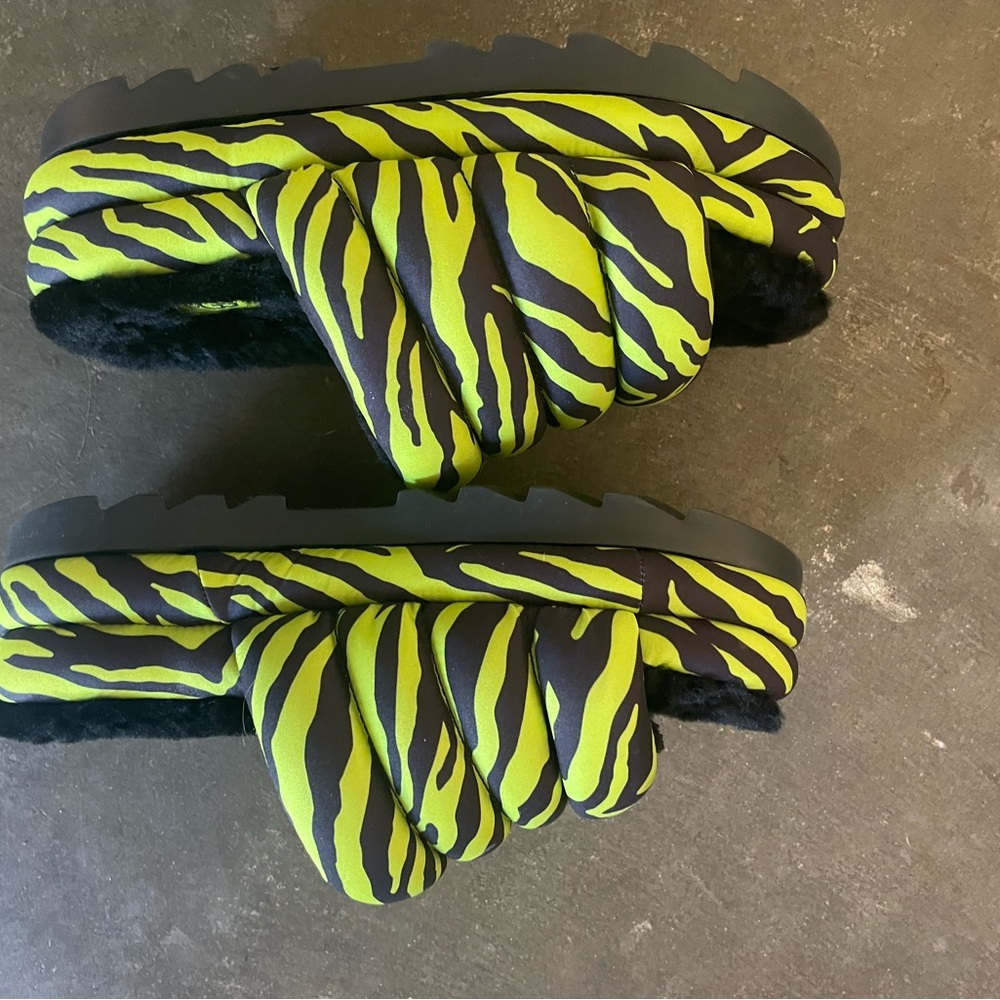 Uggs Platform Puft Slippers Slides - image 3